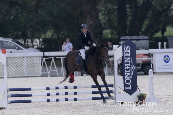 LonginesJumping_297