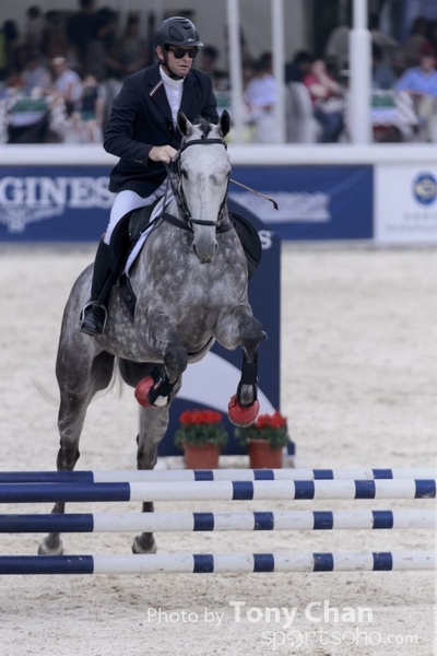 LonginesJumping_301