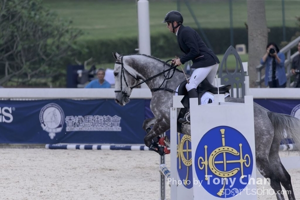 LonginesJumping_303