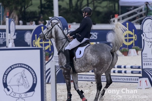 LonginesJumping_304