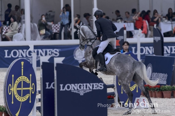 LonginesJumping_306