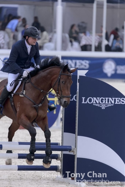LonginesJumping_310