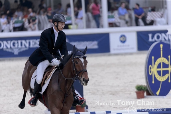 LonginesJumping_319