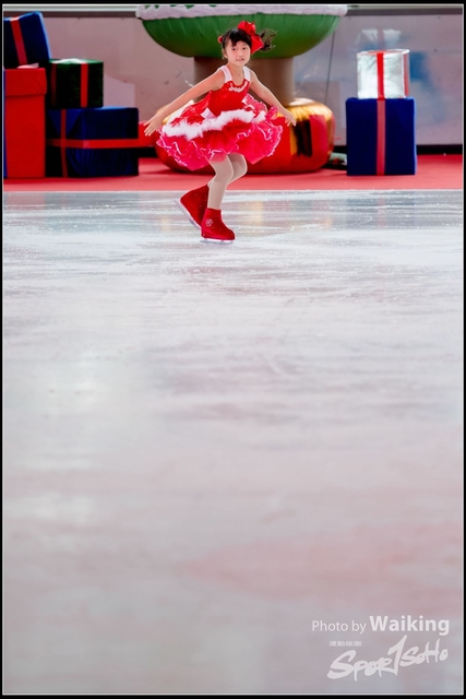 2017-12-23 Xmas Skating 0003