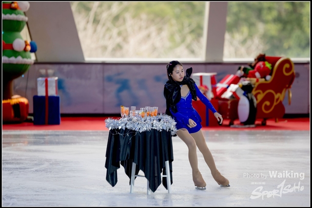 2017-12-23 Xmas Skating 0011