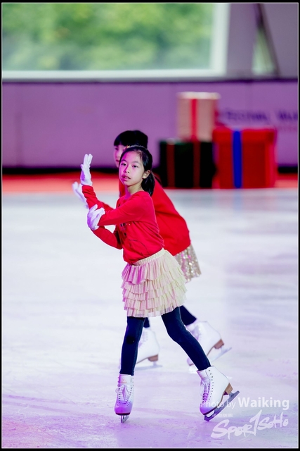 2017-12-23 Xmas Skating 0030