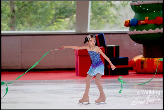 2017-12-23 Xmas Skating 0051