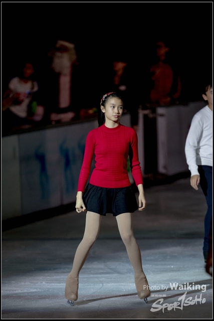 2017-12-23 Xmas Skating 0430