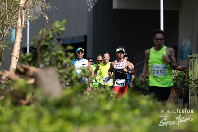 PB_Runner_TKO_0905-204