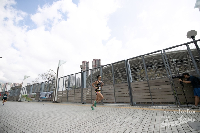 PB_Runner_TKO_0940-56
