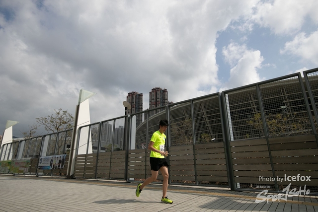 PB_Runner_TKO_0940-272