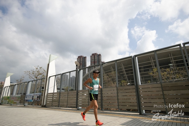 PB_Runner_TKO_0940-274