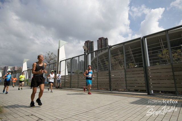 PB_Runner_TKO_0940-277