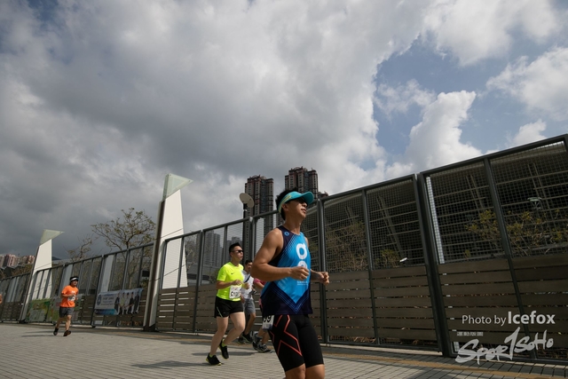 PB_Runner_TKO_0940-280
