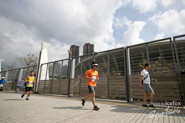 PB_Runner_TKO_0940-283