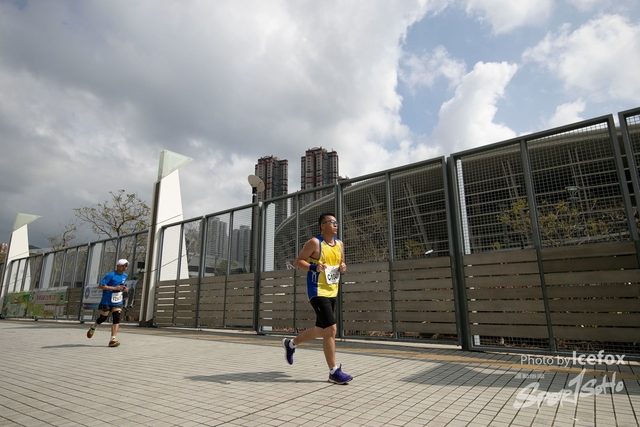 PB_Runner_TKO_0940-285