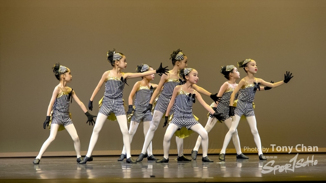 GroupDance_357