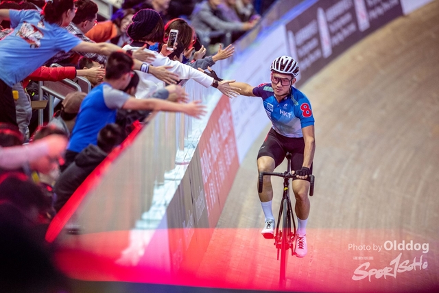 TrackCycling64
