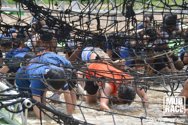 Mud_Race_1880