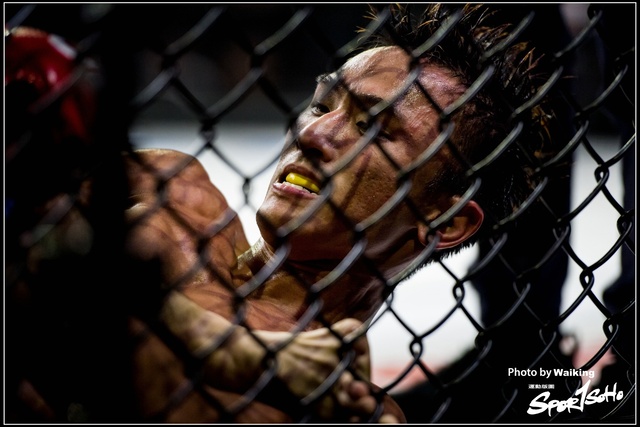 2018-03-16 MMA 0190 Waiking