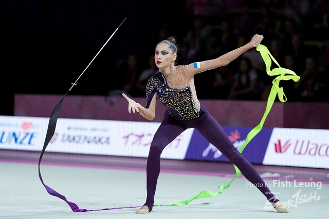 3.Vlada NIKOLCHENKO - Deriugina School - UKR Ribbon 2