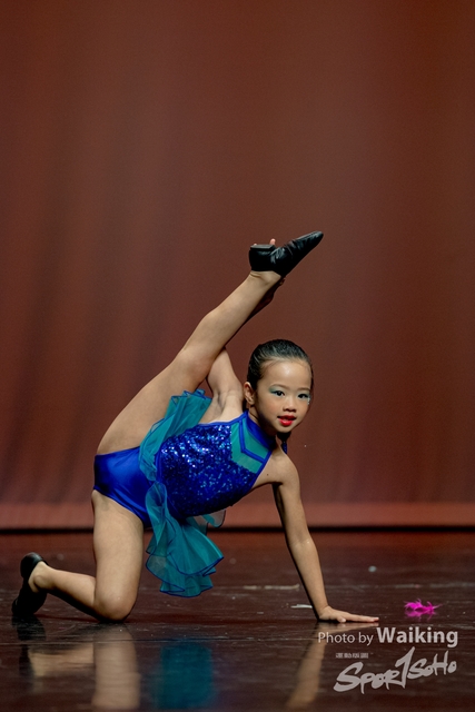 2020-10-18 Solo Dance 1683