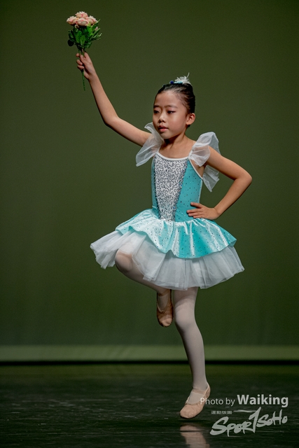 2020-10-18 Solo Dance 0164