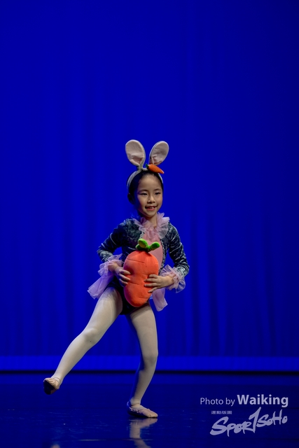 2020-10-18 Solo Dance 0175