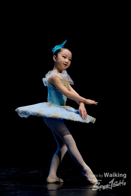 2020-10-18 Solo Dance 0330