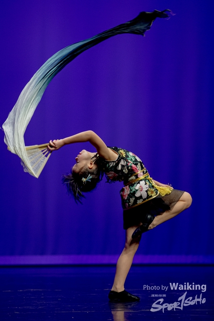 2020-10-18 Solo Dance 1880