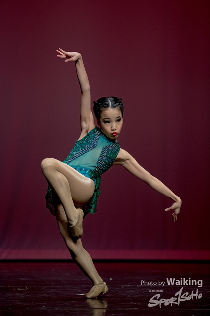 2020-10-18 Solo Dance 2058
