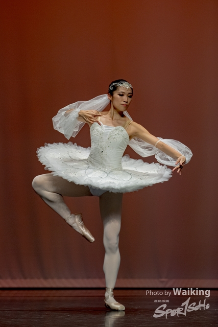 2020-10-18 Solo Dance 0644