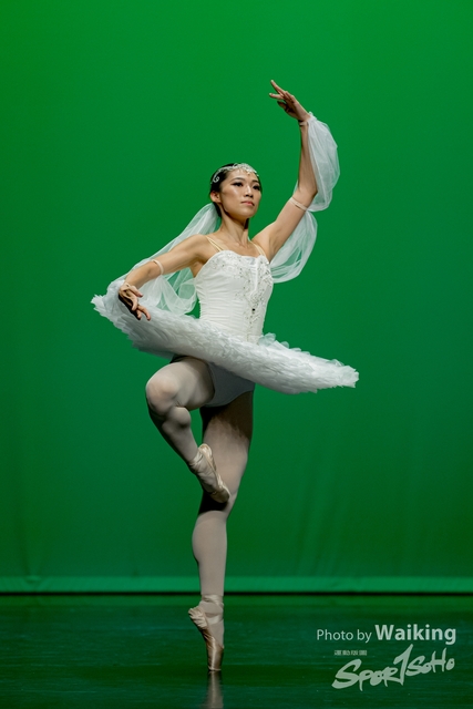 2020-10-18 Solo Dance 0655