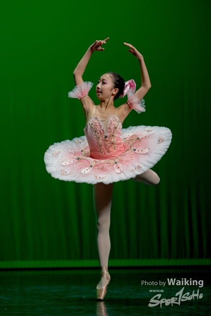 2020-10-18 Solo Dance 0685