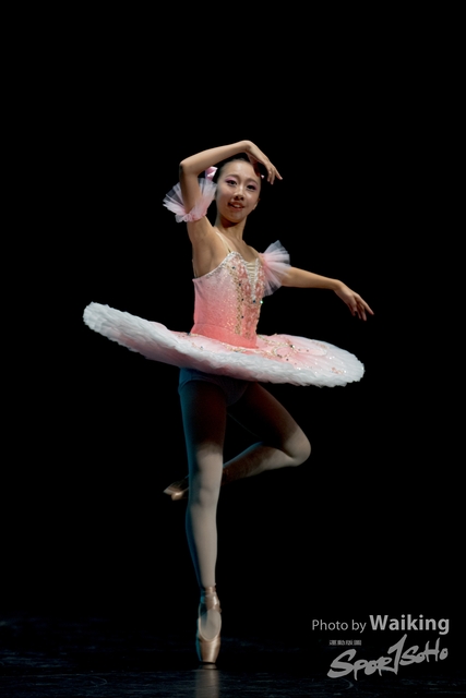 2020-10-18 Solo Dance 0691