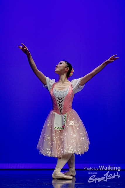 2020-10-18 Solo Dance 0699