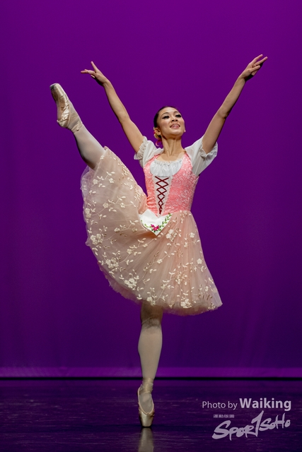 2020-10-18 Solo Dance 0704