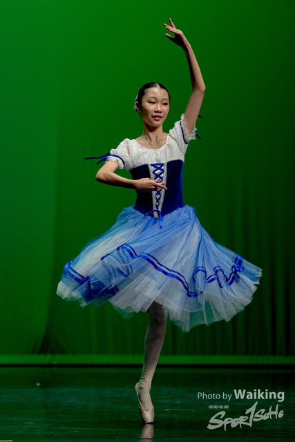 2020-10-18 Solo Dance 0743