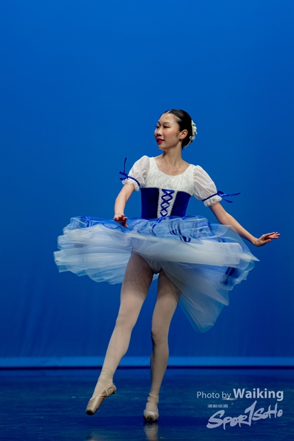 2020-10-18 Solo Dance 0747