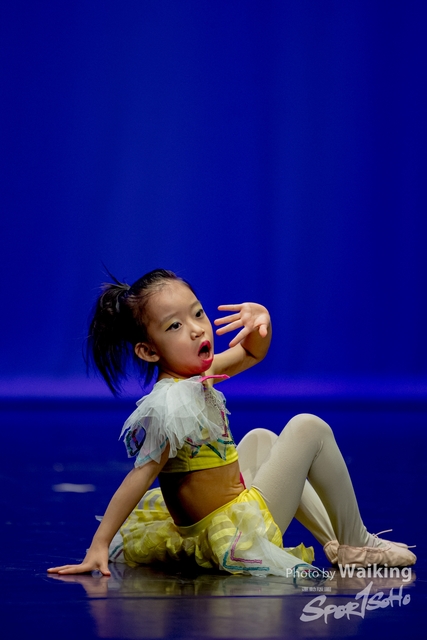 2020-10-18 Solo Dance 1575
