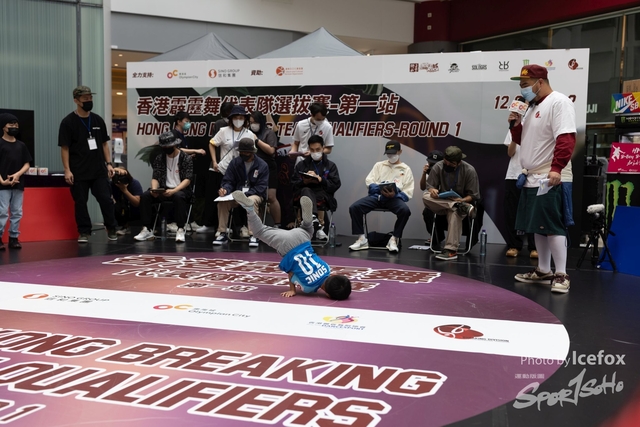 Break_Dance_R1-22