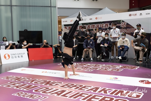 Break_Dance_R1-43