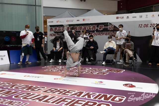 Break_Dance_R1-50