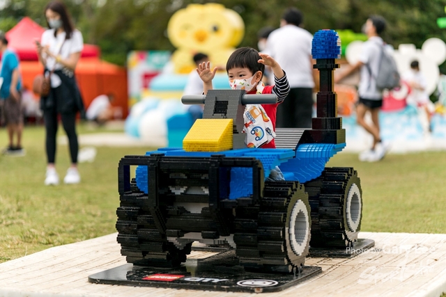 LEGO Playful Run 0588
