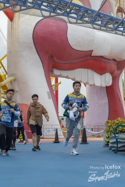 Lions_Run-692