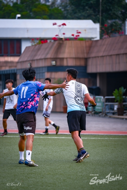 11081034-ED45-4876-8DE4-E5AD0EB0A6B5